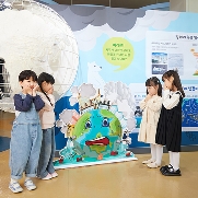 3층_아파하는지구_도와줘요 지구가 위험해요(1)