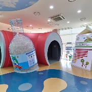 아파하는지구_고래